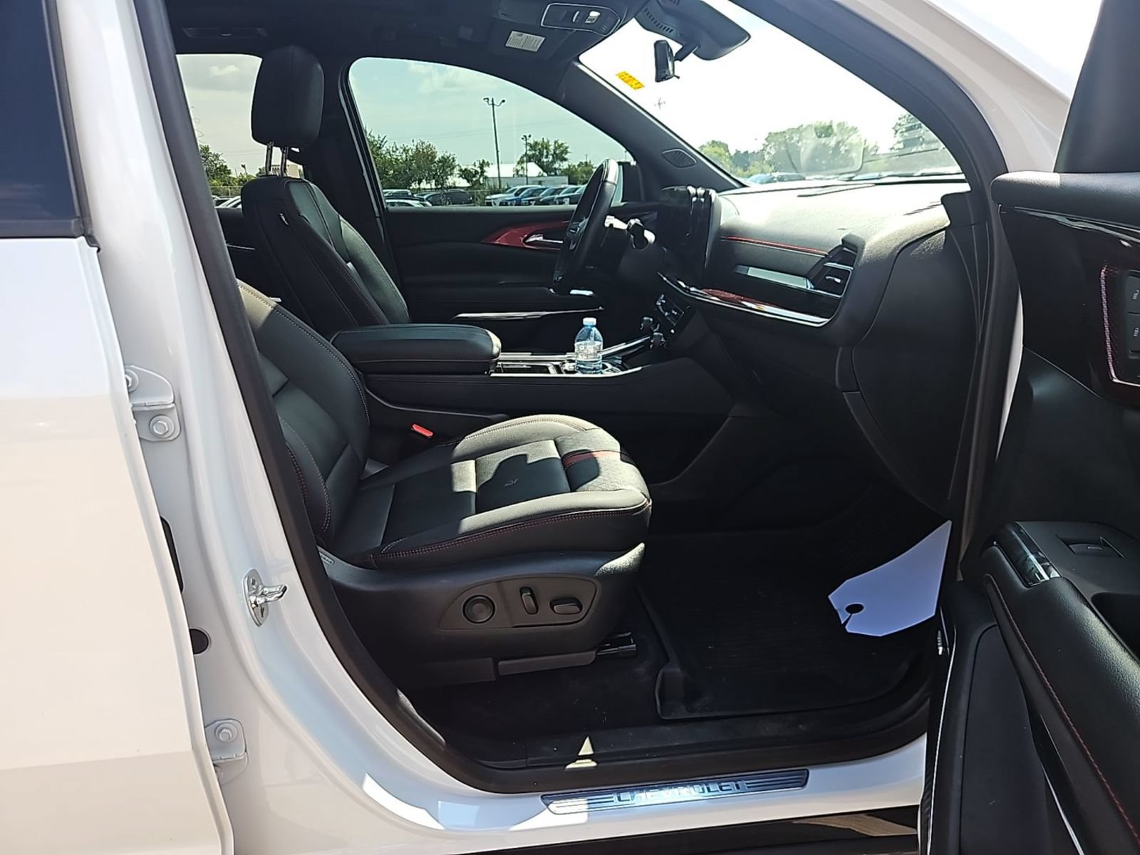 Used 2024 Chevrolet Traverse RS AWD/4WD image 8