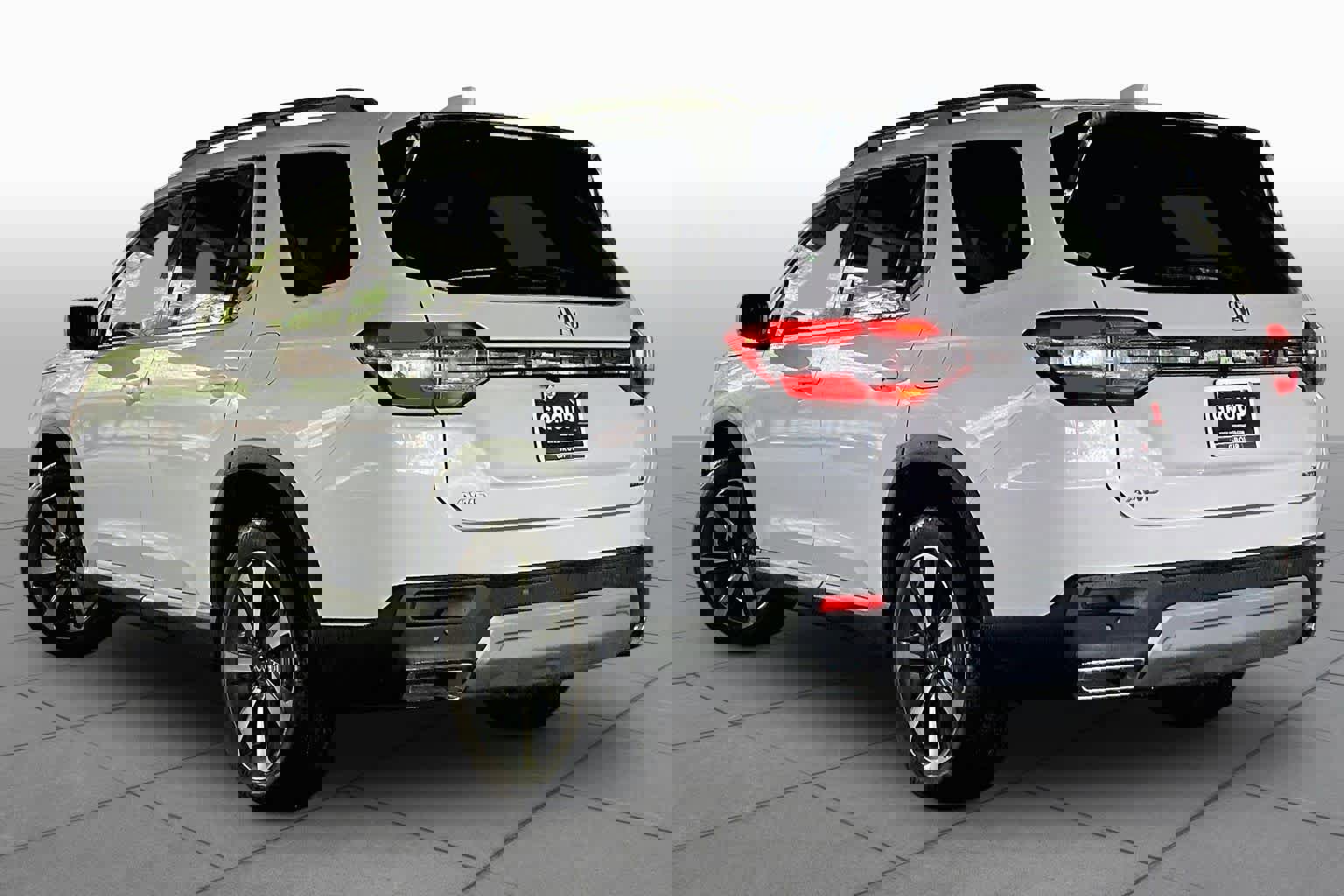 Used 2025 Honda Pilot Touring image 11