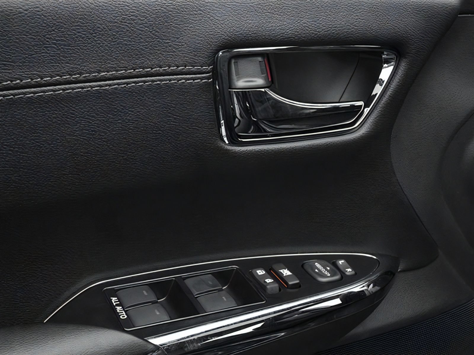 Used 2014 Toyota Avalon Limited FWD image 18