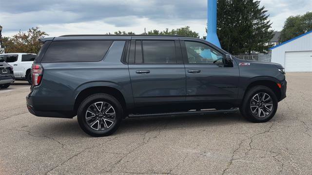 Used 2021 Chevrolet Suburban Z71 w/ Z71 Signature Package AWD/4WD image 9