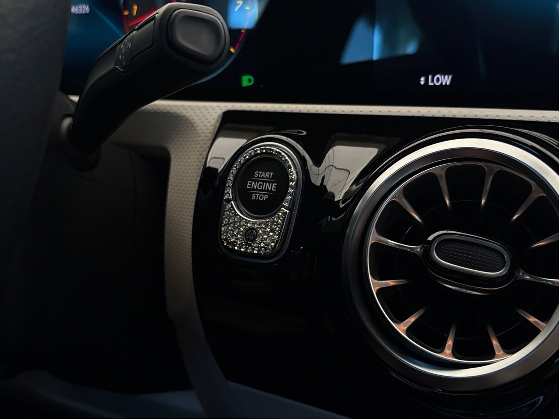 Used 2022 Mercedes-Benz CLA 250 4MATIC image 27