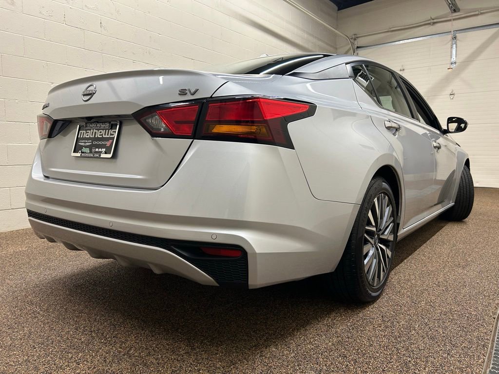 Used 2023 Nissan Altima 2.5 SV image 2