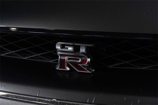 Used 2015 Nissan GT-R Premium image 23