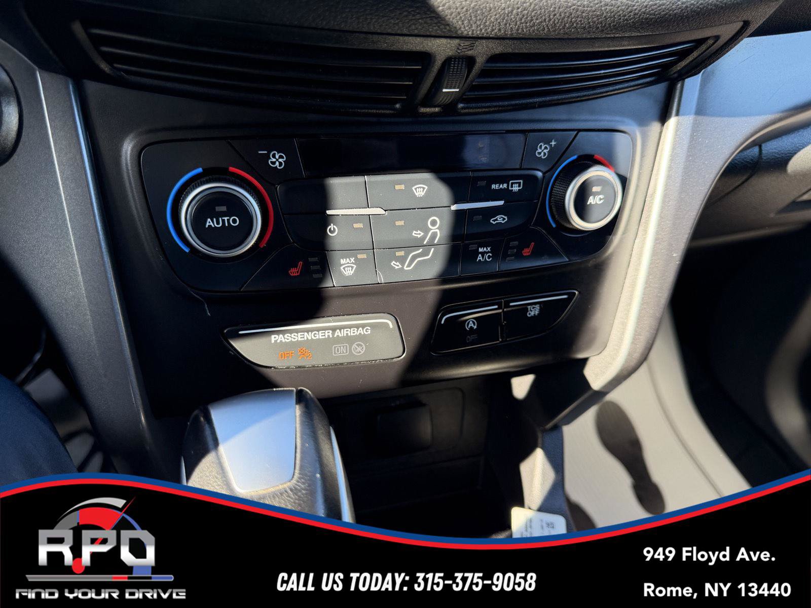 Used 2019 Ford Escape SEL AWD/4WD image 17
