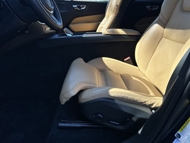 Used 2025 Volvo XC60 B5 Ultra w/ Protection Package Premier image 10