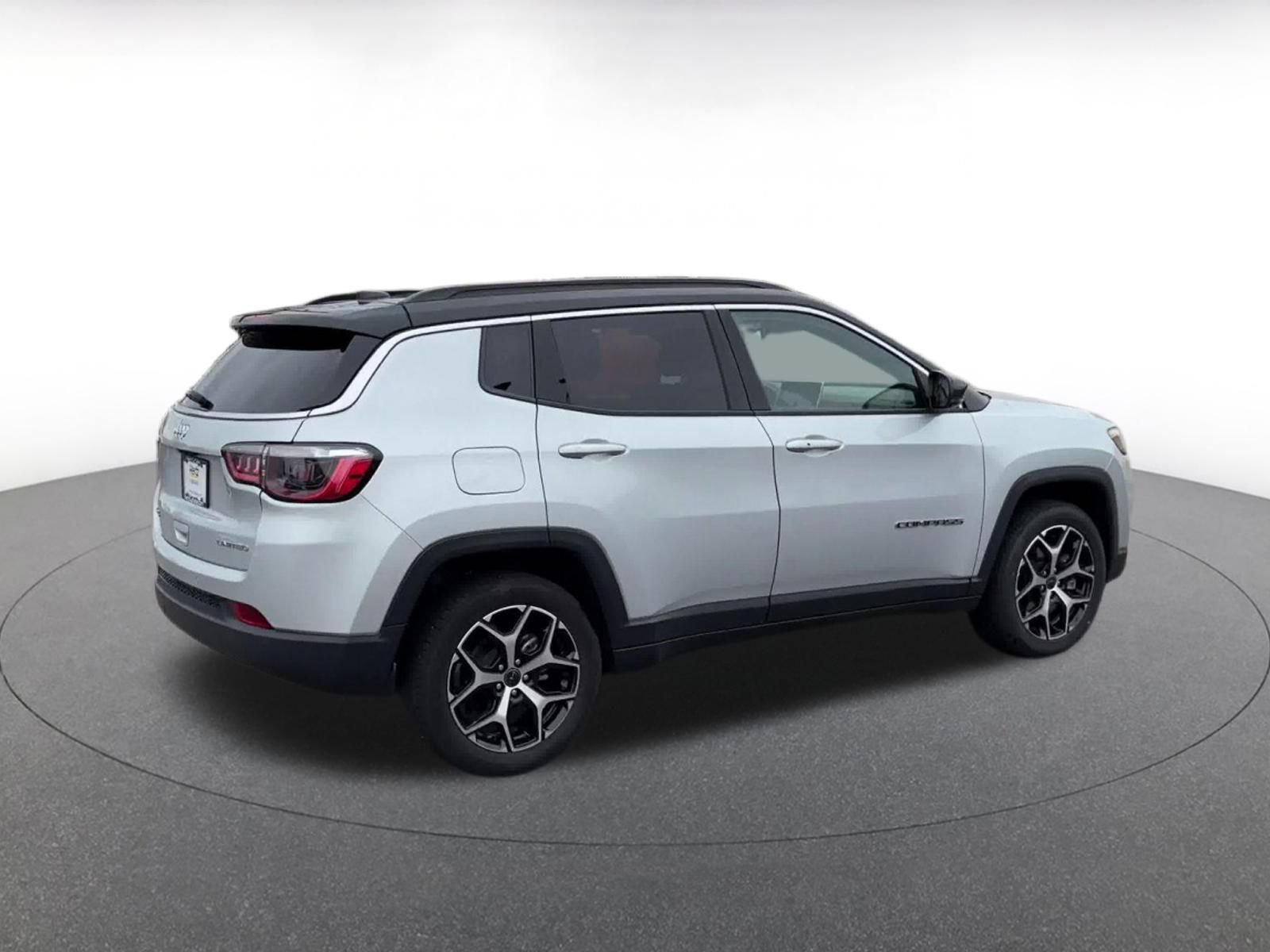 Used 2025 Jeep Compass Limited AWD/4WD image 15
