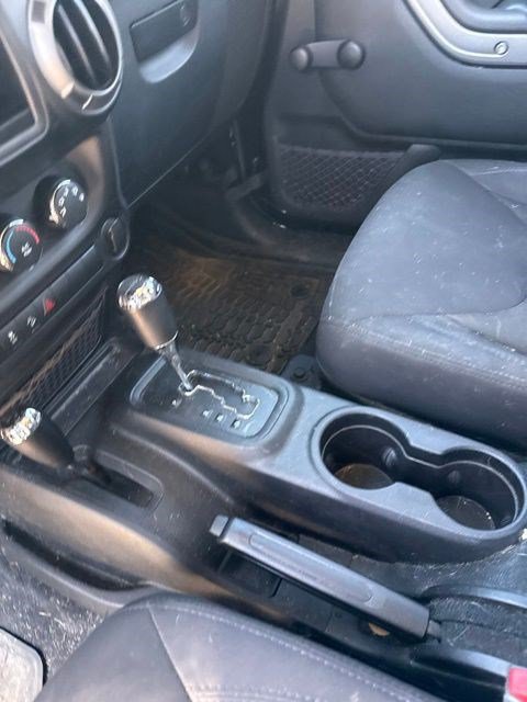 Used 2017 Jeep Wrangler Unlimited Sport w/ Mopar Black Appearance Group AWD/4WD image 10