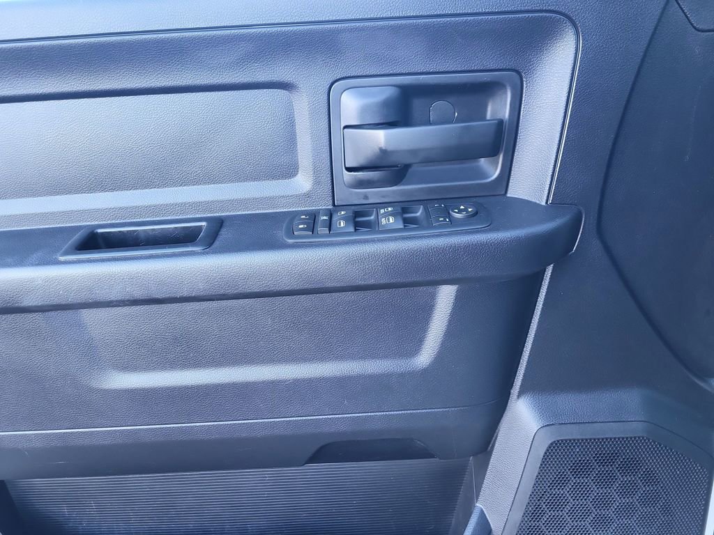 Used 2016 RAM 3500 Tradesman w/ Chrome Appearance Group image 10