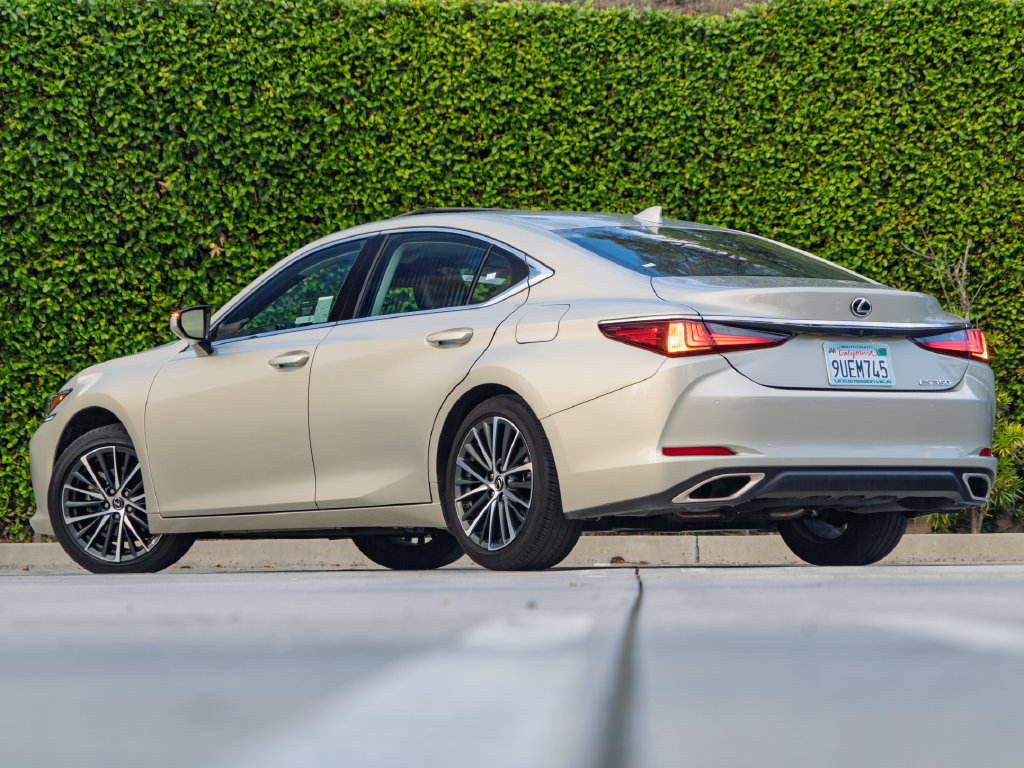 Certified 2025 Lexus ES 350 w/ Premium Package FWD image 2