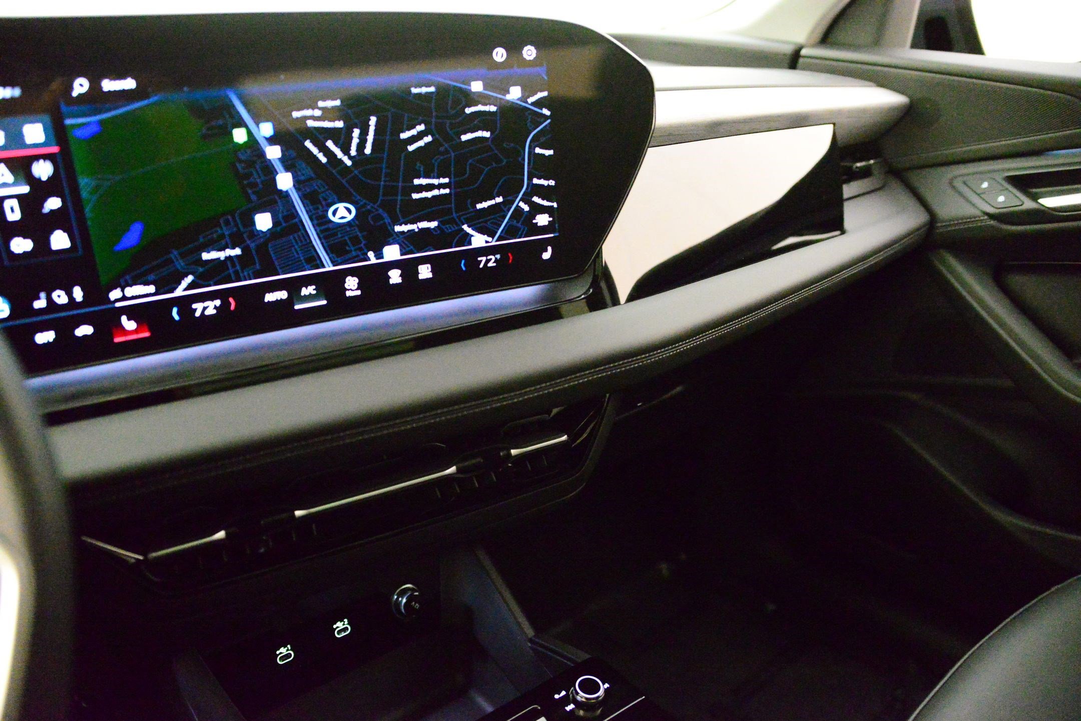 Certified 2025 Audi Q6 e-tron Premium w/ Convenience Package image 27