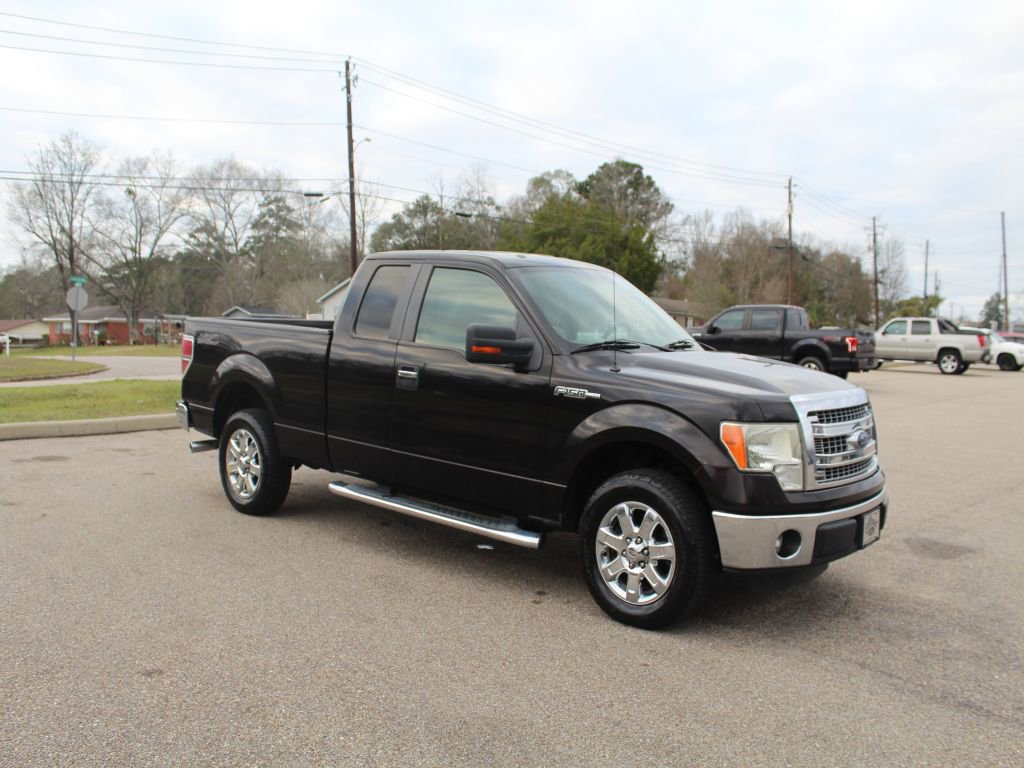 Used 2013 Ford F150 XLT w/ Luxury Equipment Group image 8