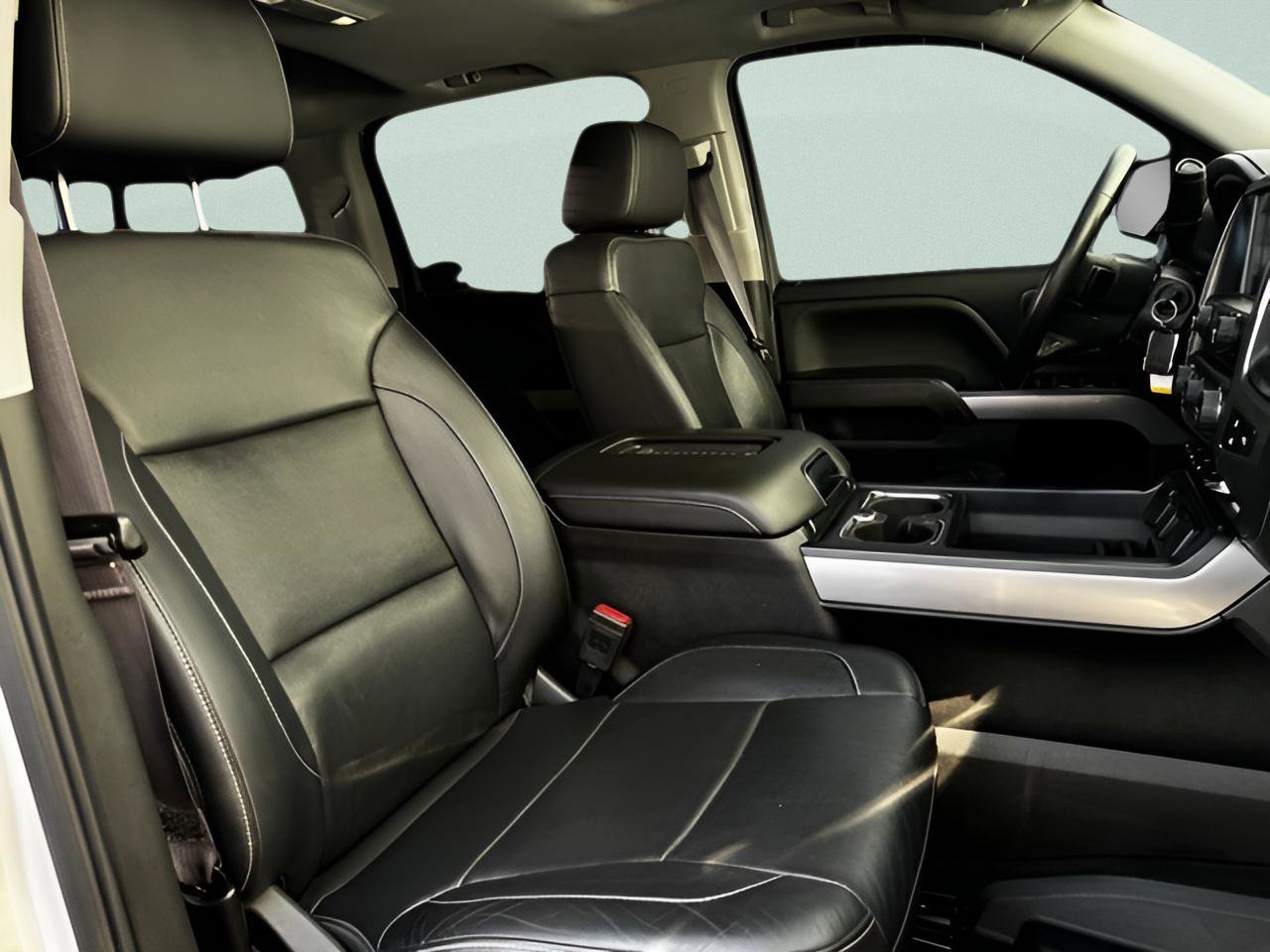 Used 2017 Chevrolet Silverado 1500 LTZ Z71 image 32