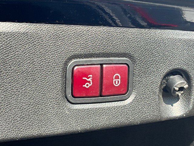 Used 2013 Mercedes-Benz CLS 550 4MATIC image 34