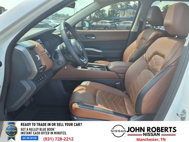 Used 2024 Nissan Pathfinder Platinum w/ Cargo Package AWD/4WD image 3