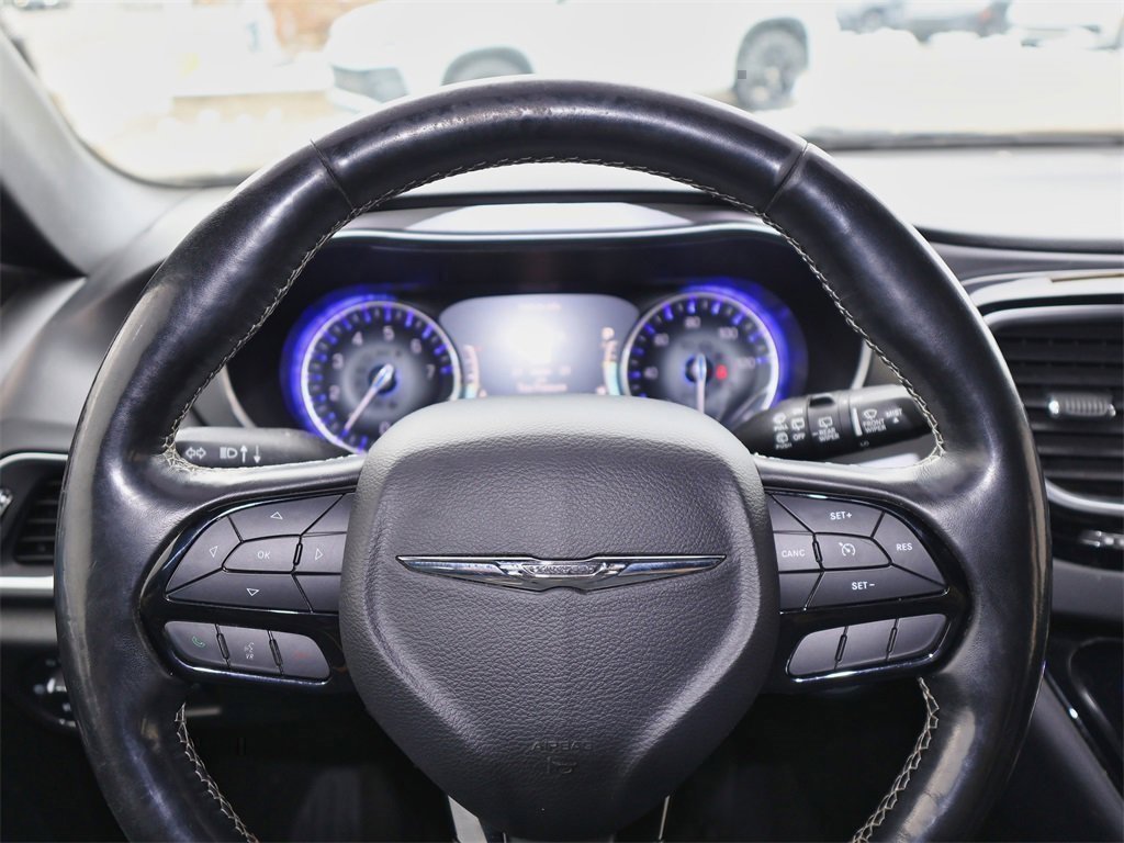 Used 2019 Chrysler Pacifica Touring-L Plus w/ S Appearance Package image 25