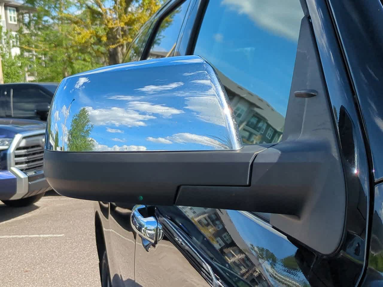 Used 2018 Toyota Sequoia Platinum AWD/4WD image 12