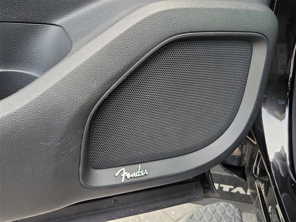 Used 2020 Nissan Titan SL w/ Moonroof Package image 22