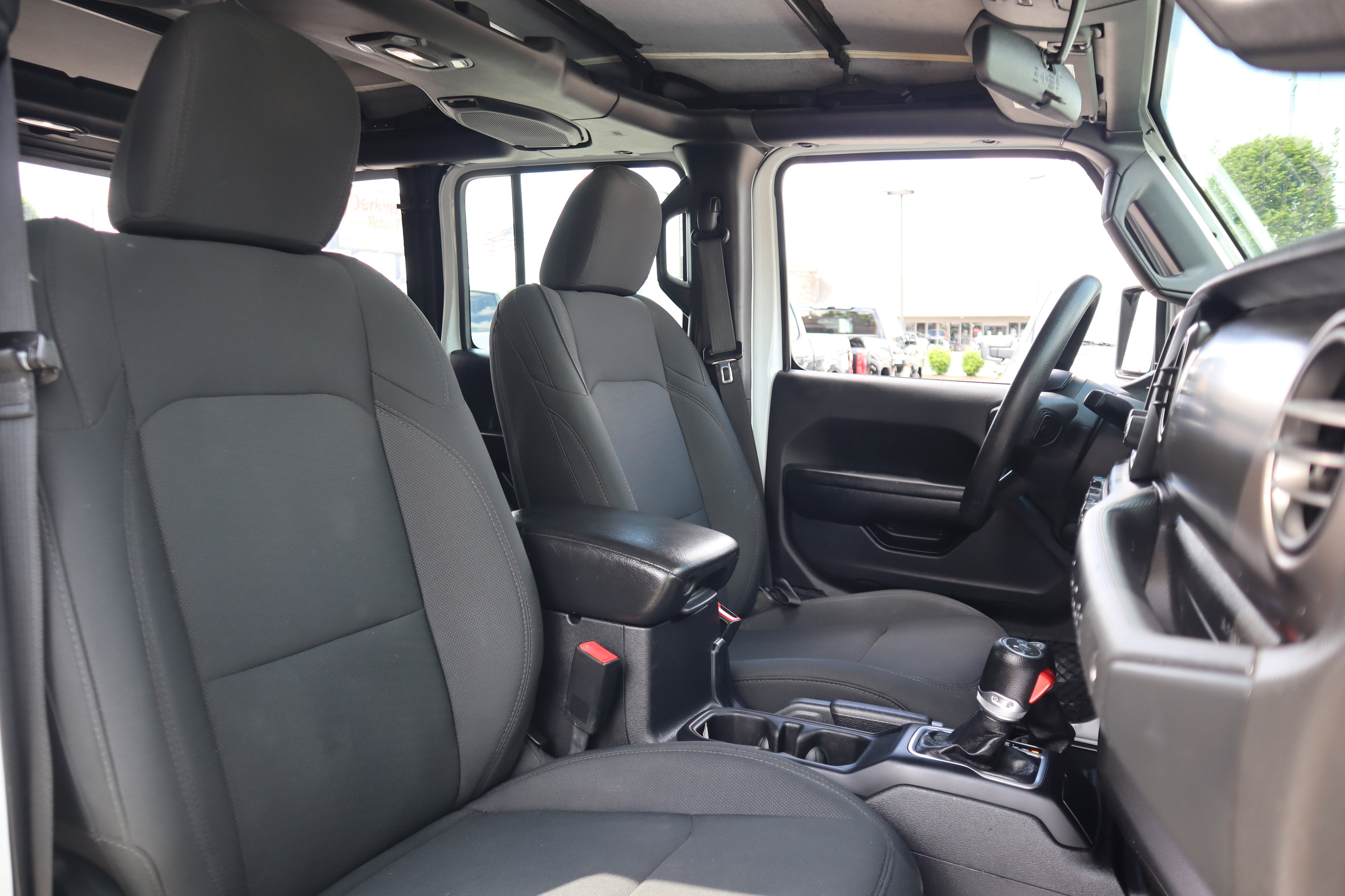 Used 2018 Jeep Wrangler Unlimited Sport AWD/4WD image 28