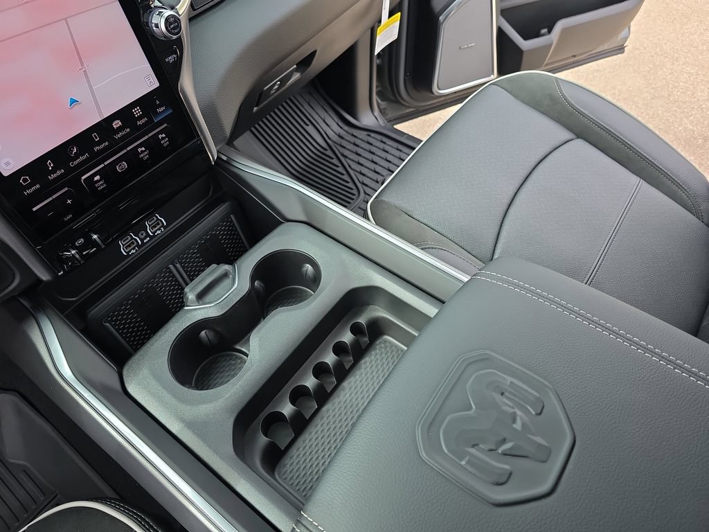New 2026 RAM 2500 Laramie AWD/4WD image 24