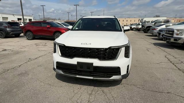 Used 2024 Kia Sorento S image 3