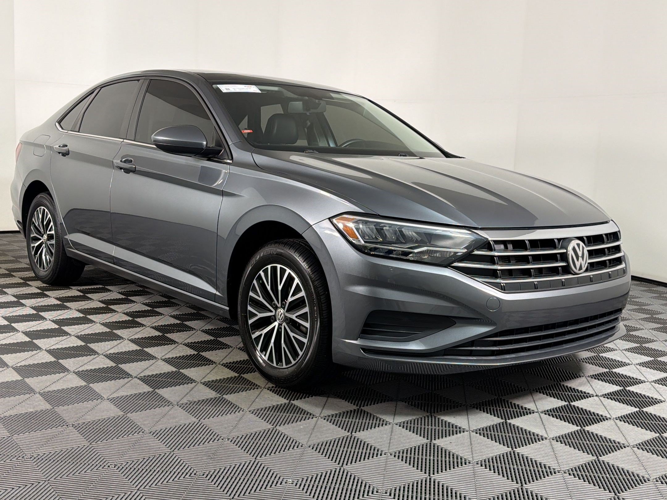 Used 2020 Volkswagen Jetta SE w/ SE Cold Weather Package FWD image 24