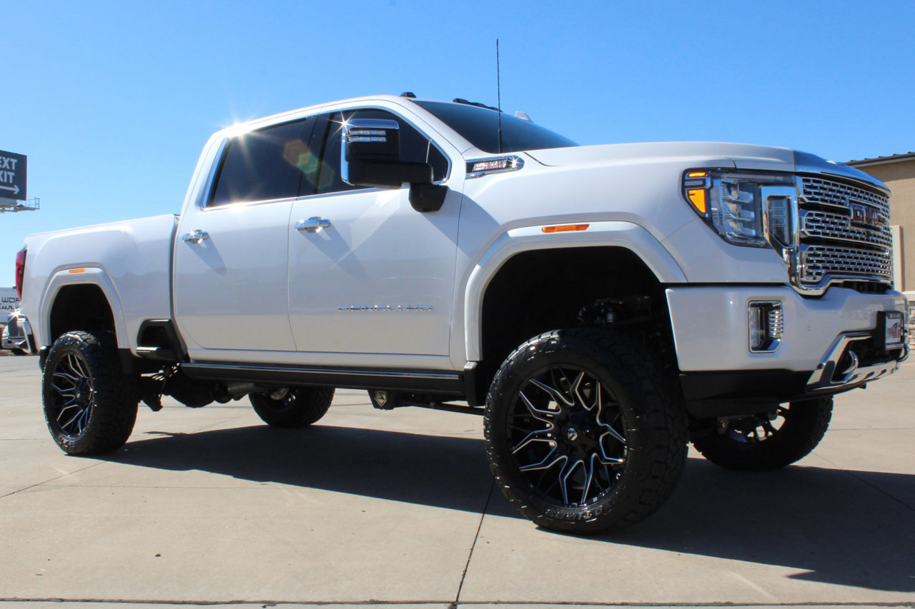 Used 2022 GMC Sierra 3500 Denali w/ Denali Ultimate Package image 15