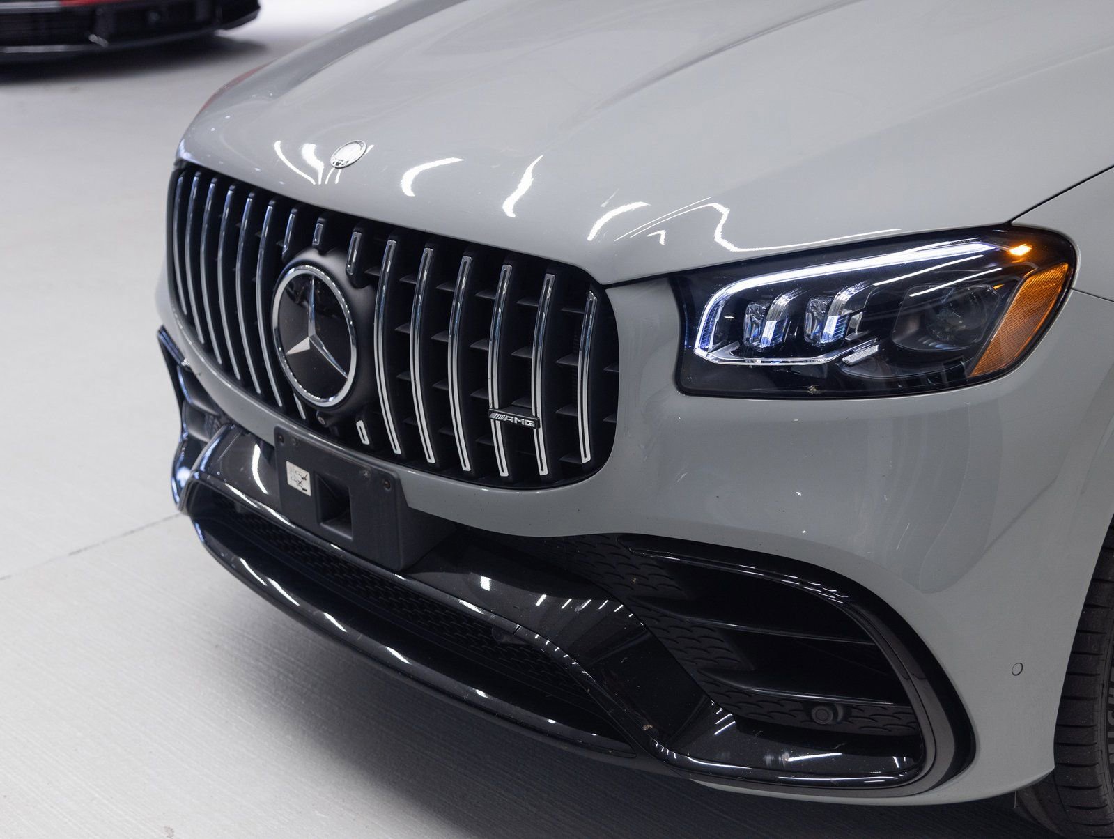 Used 2025 Mercedes-Benz GLS 63 AMG 4MATIC image 31