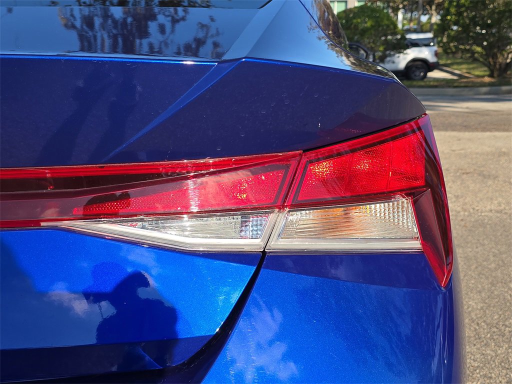 Used 2023 Hyundai Elantra SEL image 6