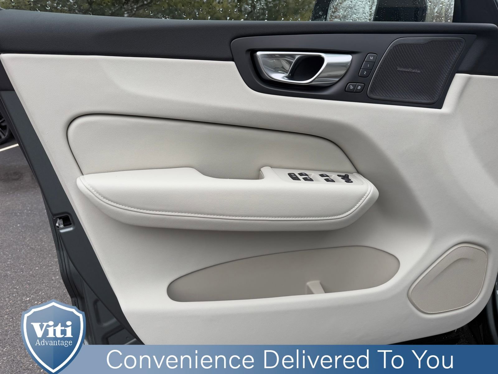 New 2026 Volvo XC60 T8 Ultra w/ Protection Package Premier image 11