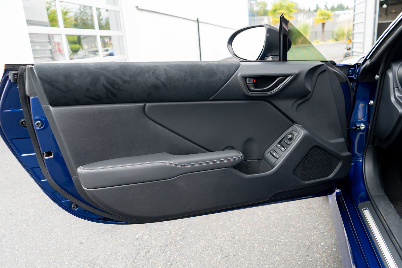 Used 2023 Toyota GR86 Premium w/ ALL Weather Mat Package (TMS) RWD image 10