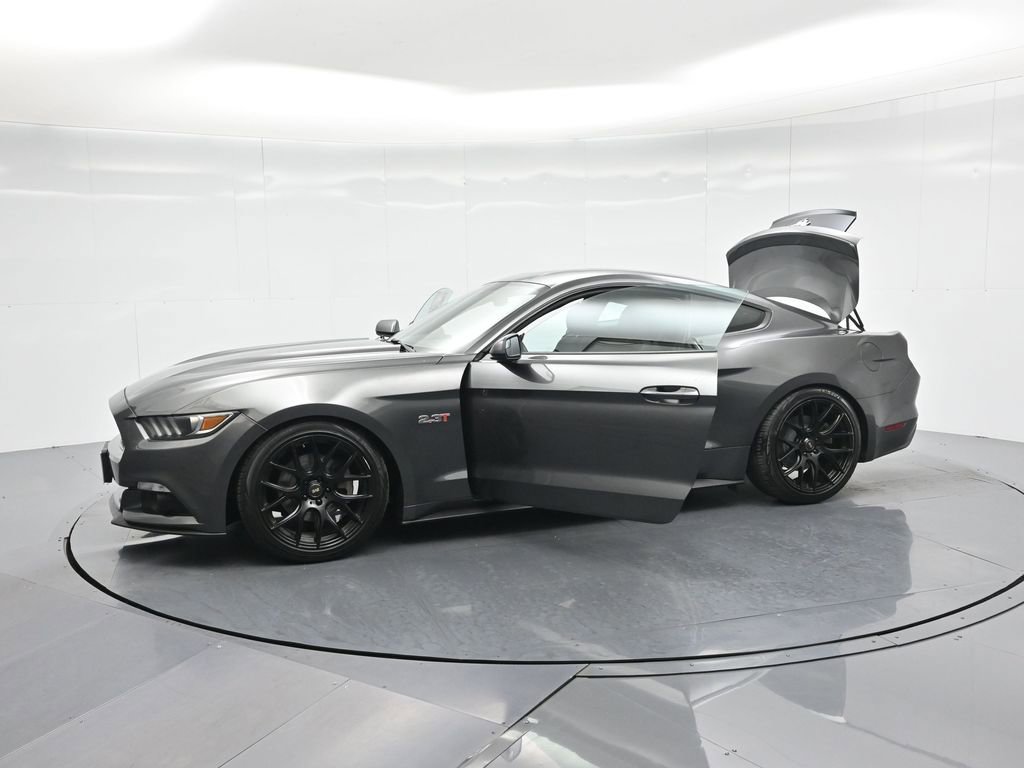Used 2015 Ford Mustang Coupe RWD image 32