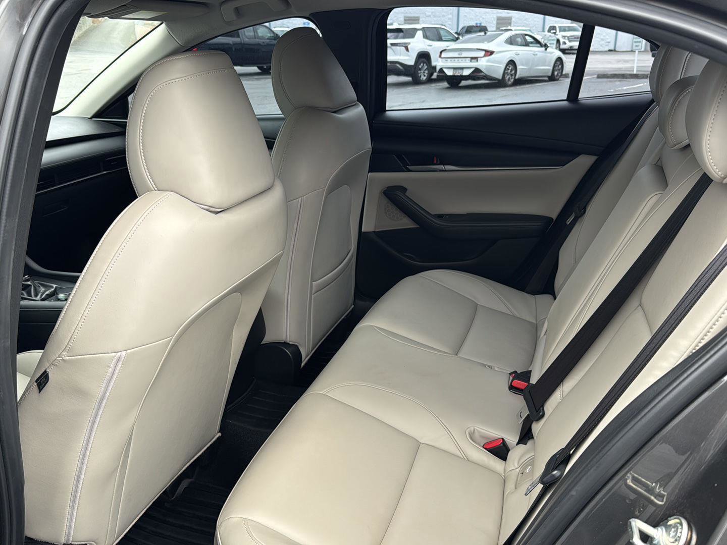 Used 2020 MAZDA MAZDA3 Sedan w/ Select Package image 9