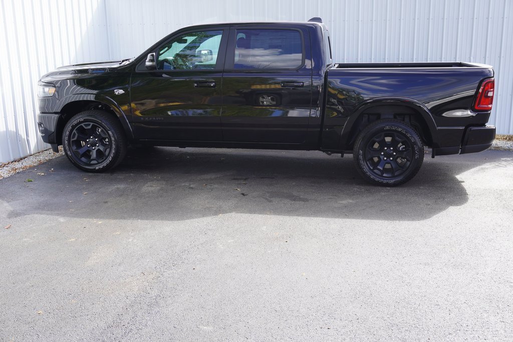 New 2026 RAM 1500 4x4 Crew Cab image 3