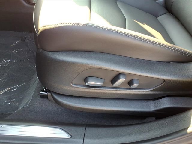 New 2025 Cadillac XT5 Premium Luxury w/ LPO, Floor Liner Package image 13