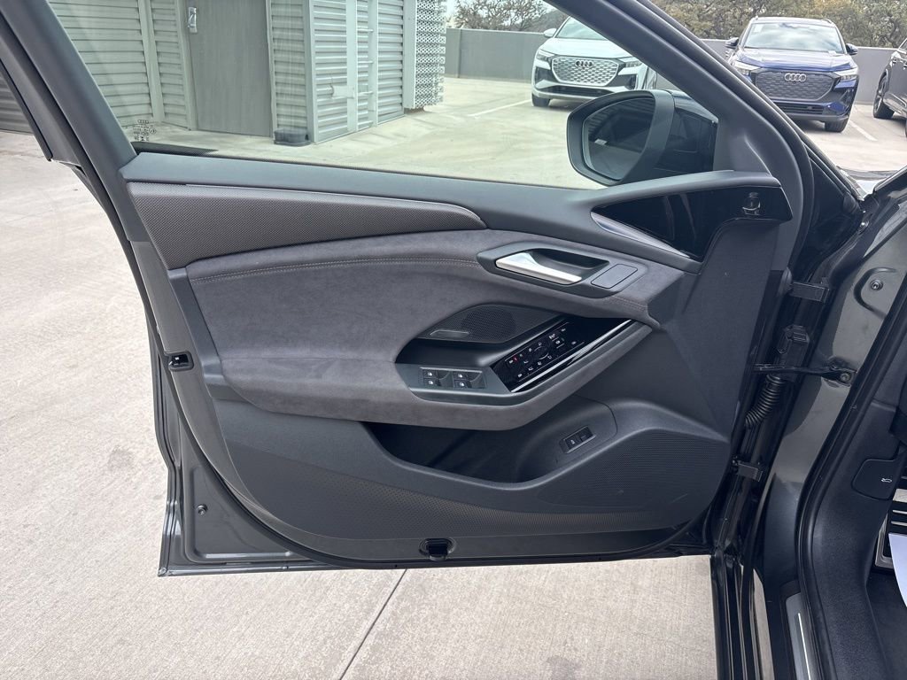 Certified 2025 Audi S6 e-tron Prestige w/ 21" Black Optic Package image 10