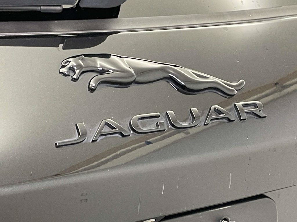 Used 2024 Jaguar F-PACE R-Dynamic S AWD/4WD image 10