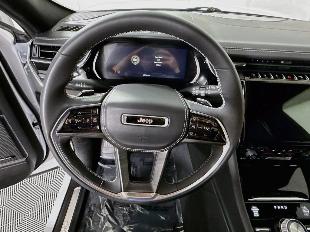 Used 2023 Jeep Grand Cherokee Overland w/ Luxury Tech Group IV AWD/4WD image 23