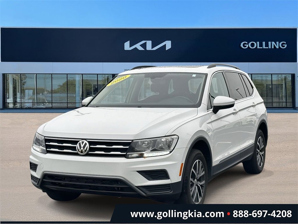 Used 2020 Volkswagen Tiguan SE w/ Panoramic Sunroof Package image 5