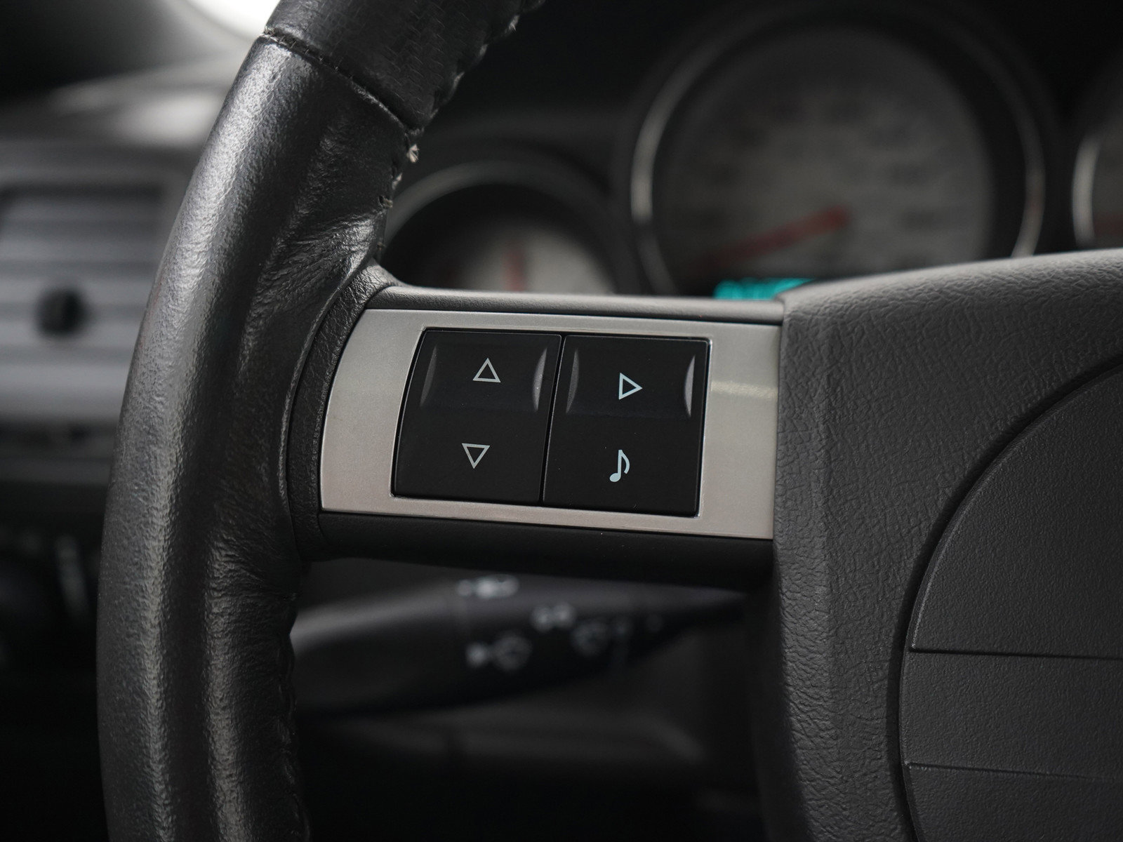 Used 2009 Dodge Challenger SRT8 RWD image 26