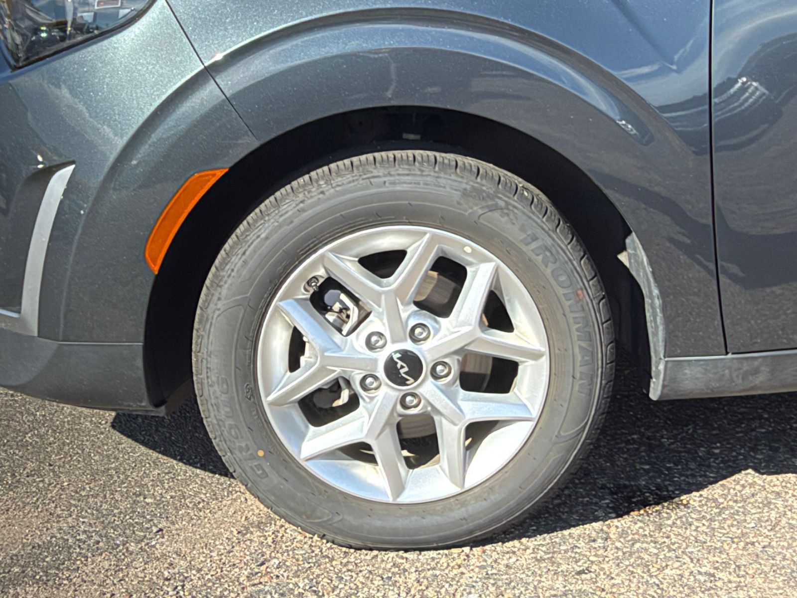Used 2025 Kia Soul LX w/ LX Technology Package FWD image 28