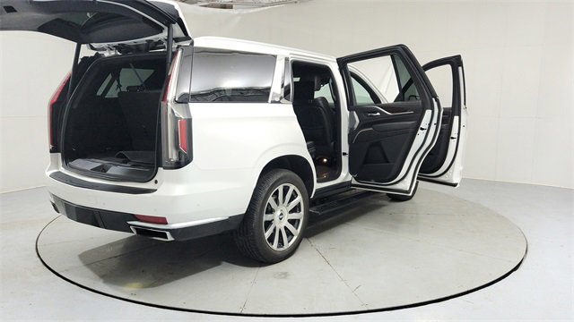 Used 2021 Cadillac Escalade Premium Luxury Platinum w/ Heavy-Duty Trailer Package image 10