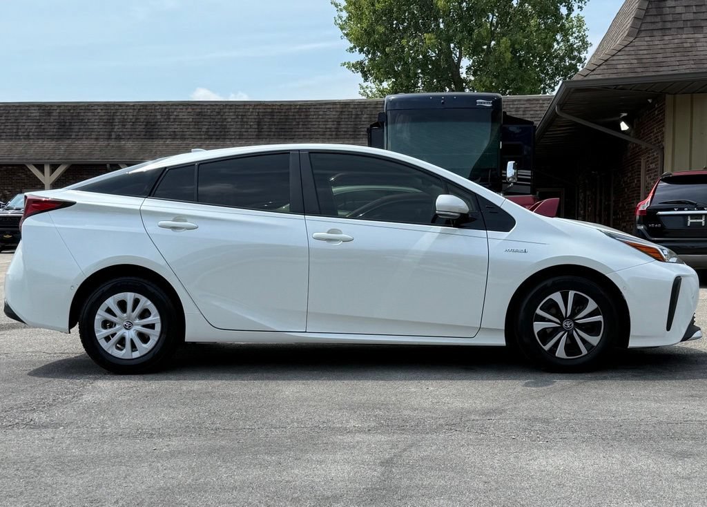 Used 2019 Toyota Prius LE FWD image 6