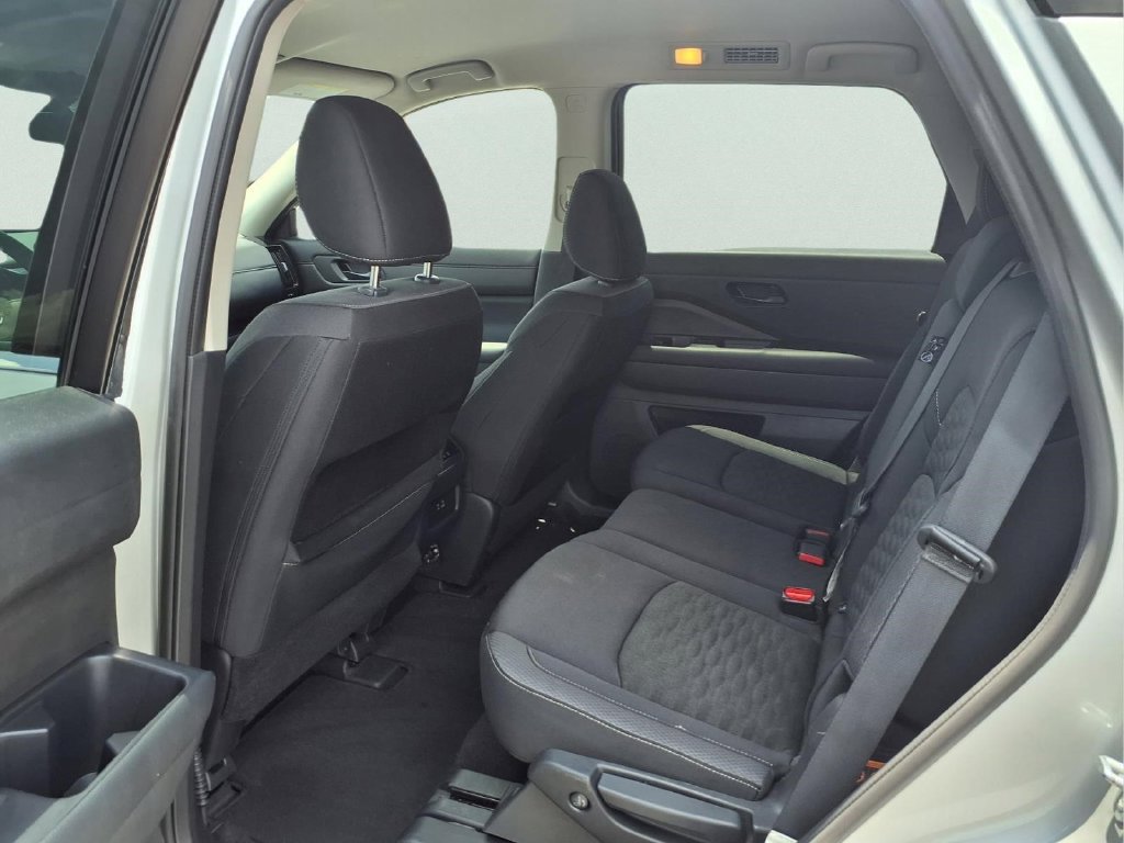 Used 2024 Nissan Pathfinder SV FWD image 20