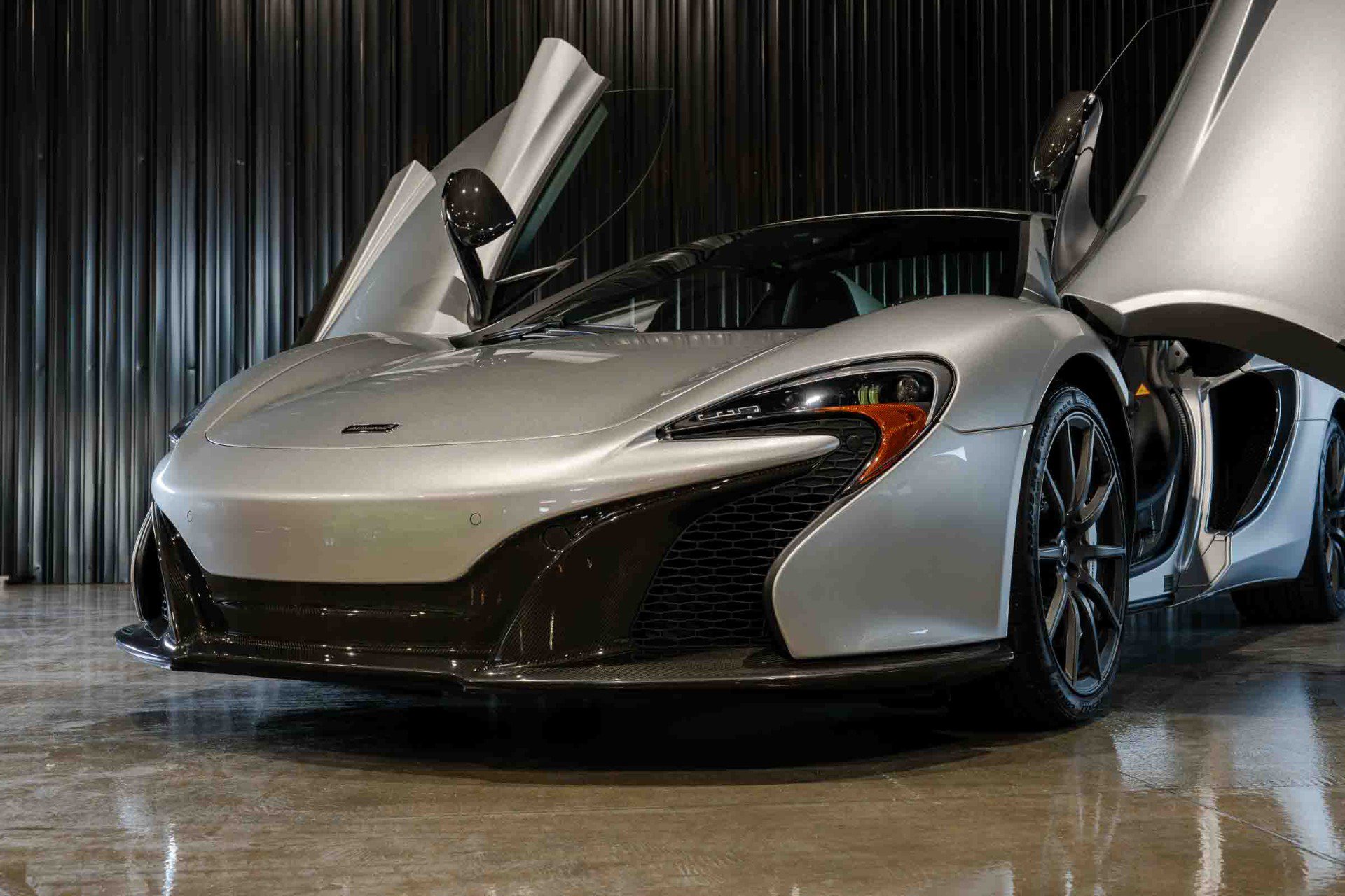 Used 2016 McLaren 650S Spider RWD image 28