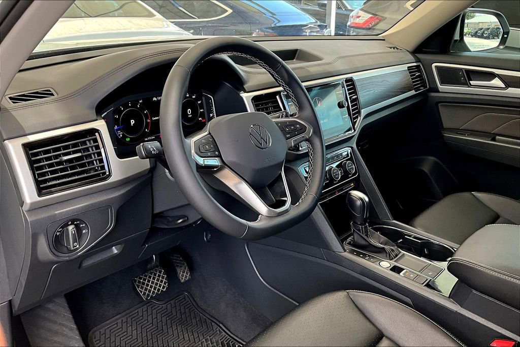 Used 2023 Volkswagen Atlas SE image 16