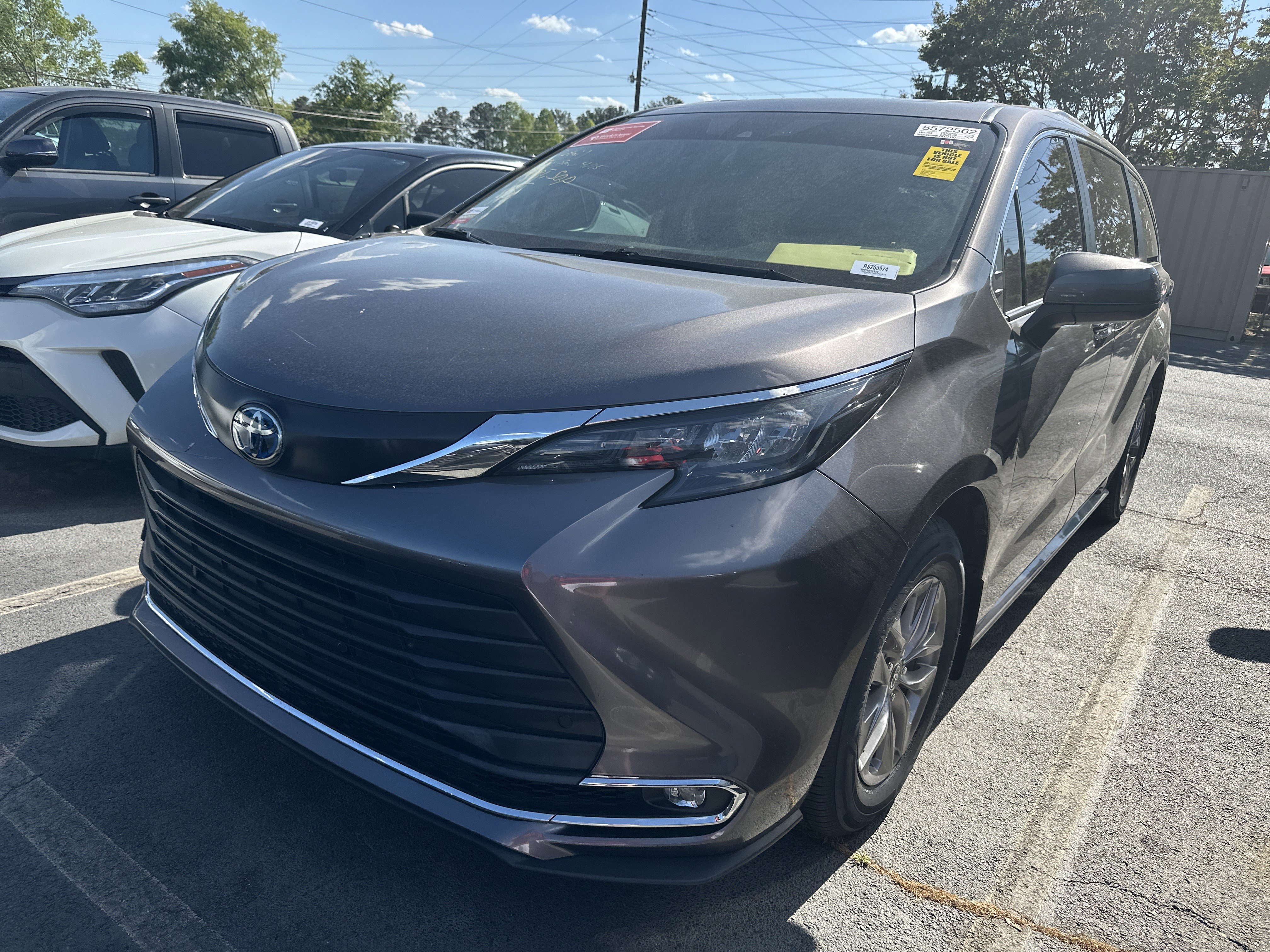 New 2025 Toyota Prius Plug-In Hybrid FWD image 3
