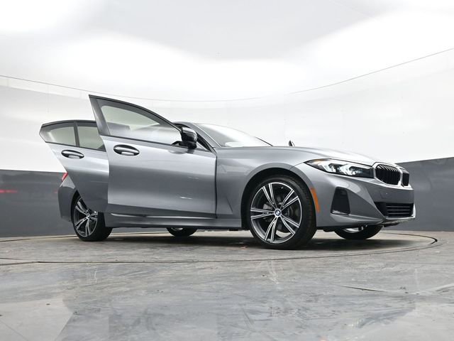 Used 2023 BMW 330i Sedan w/ Driving Assistance Package image 40