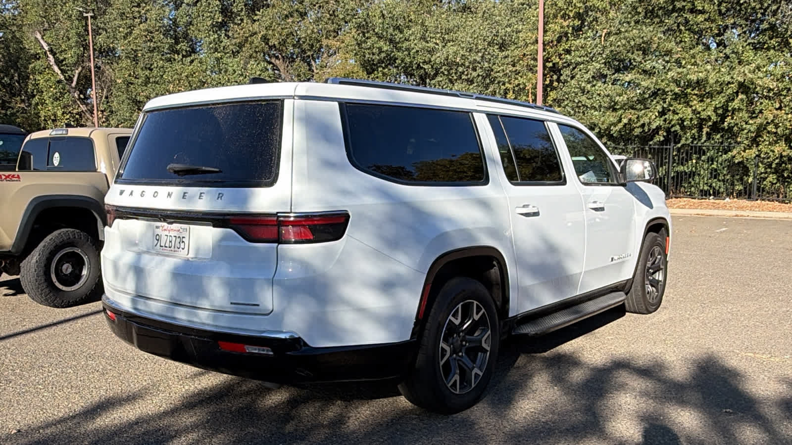 Used 2024 Jeep Wagoneer L Series III w/ Flexible Seating Group AWD/4WD image 5