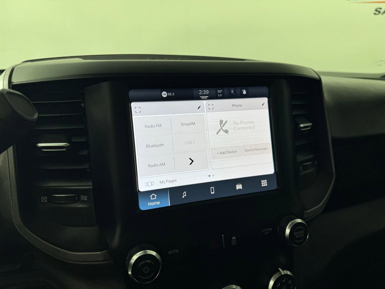 Used 2024 RAM 3500 Tradesman w/ Chrome Appearance Group image 13