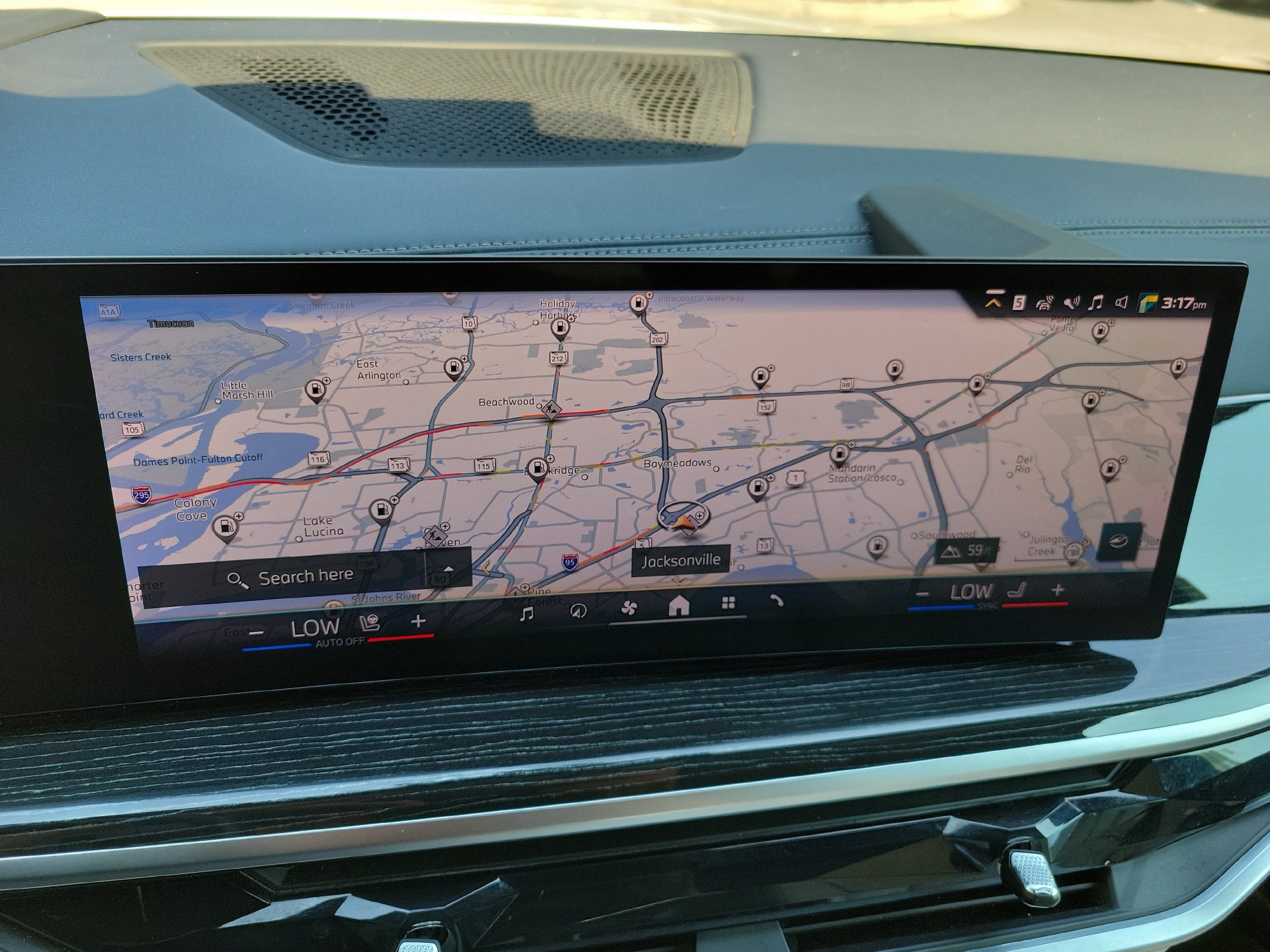 Used 2025 BMW X7 M60i AWD/4WD image 41